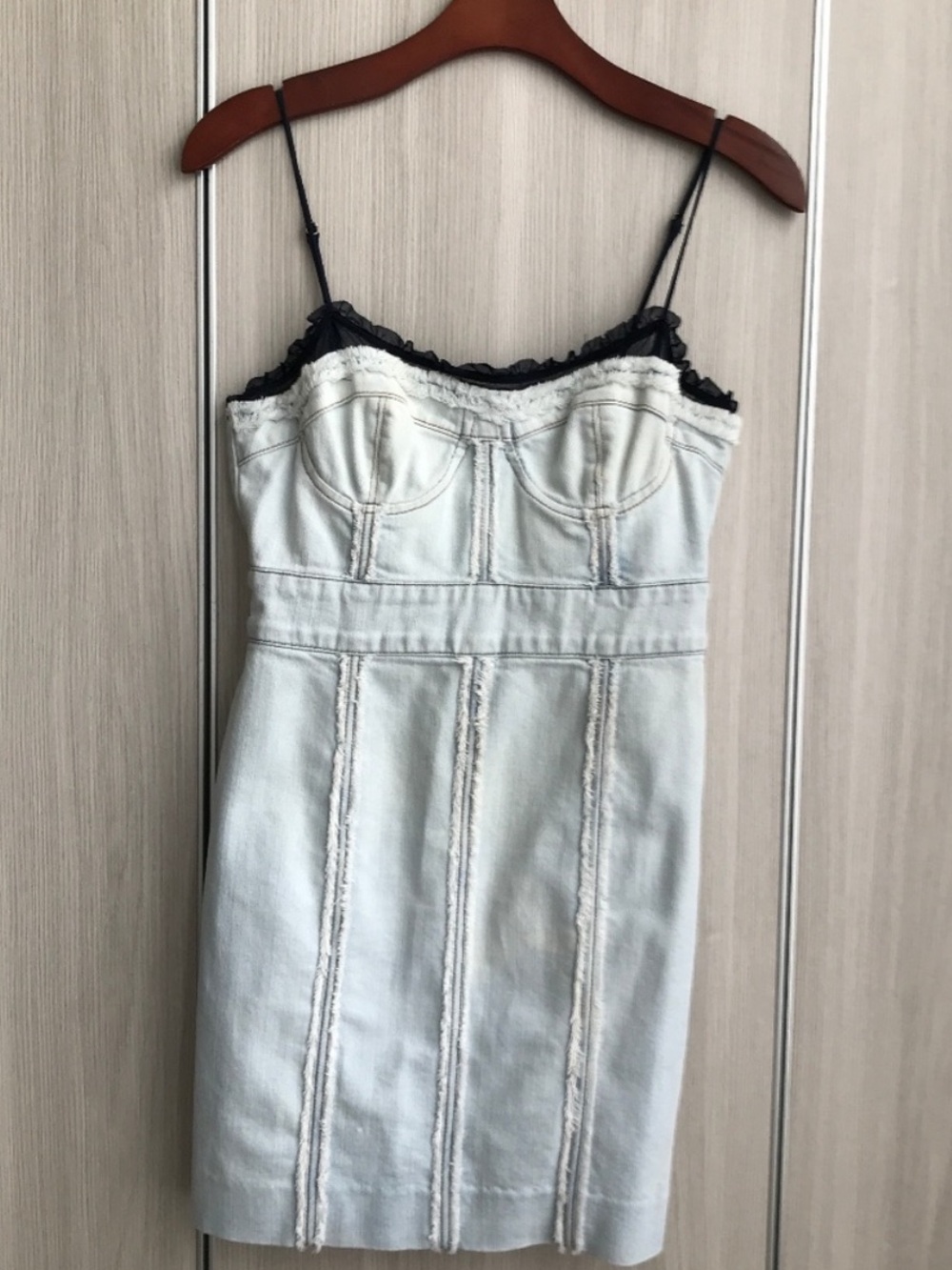 🩵LaRok~Light Denim Vintage Mimi Dress w/Bustier Shaping & a Lace Neckline